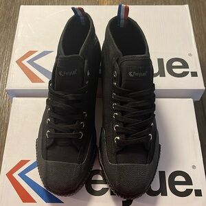 Womens size 8, Feiyue (Flying Forward) black canvas shoes, NIB